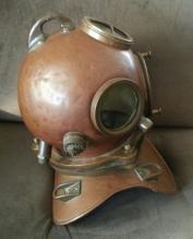 <span class=sold>** SOLD **</span>1944 Draegerwerk’ Lübeck. Helmet