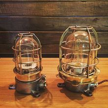 kafesli ve kafessiz navigasyon lambaları